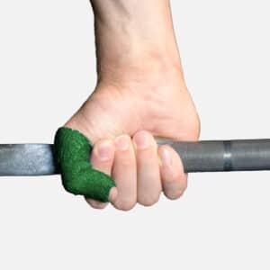Mørkegrøn thumb tape på tommelfinger til vægtløftning