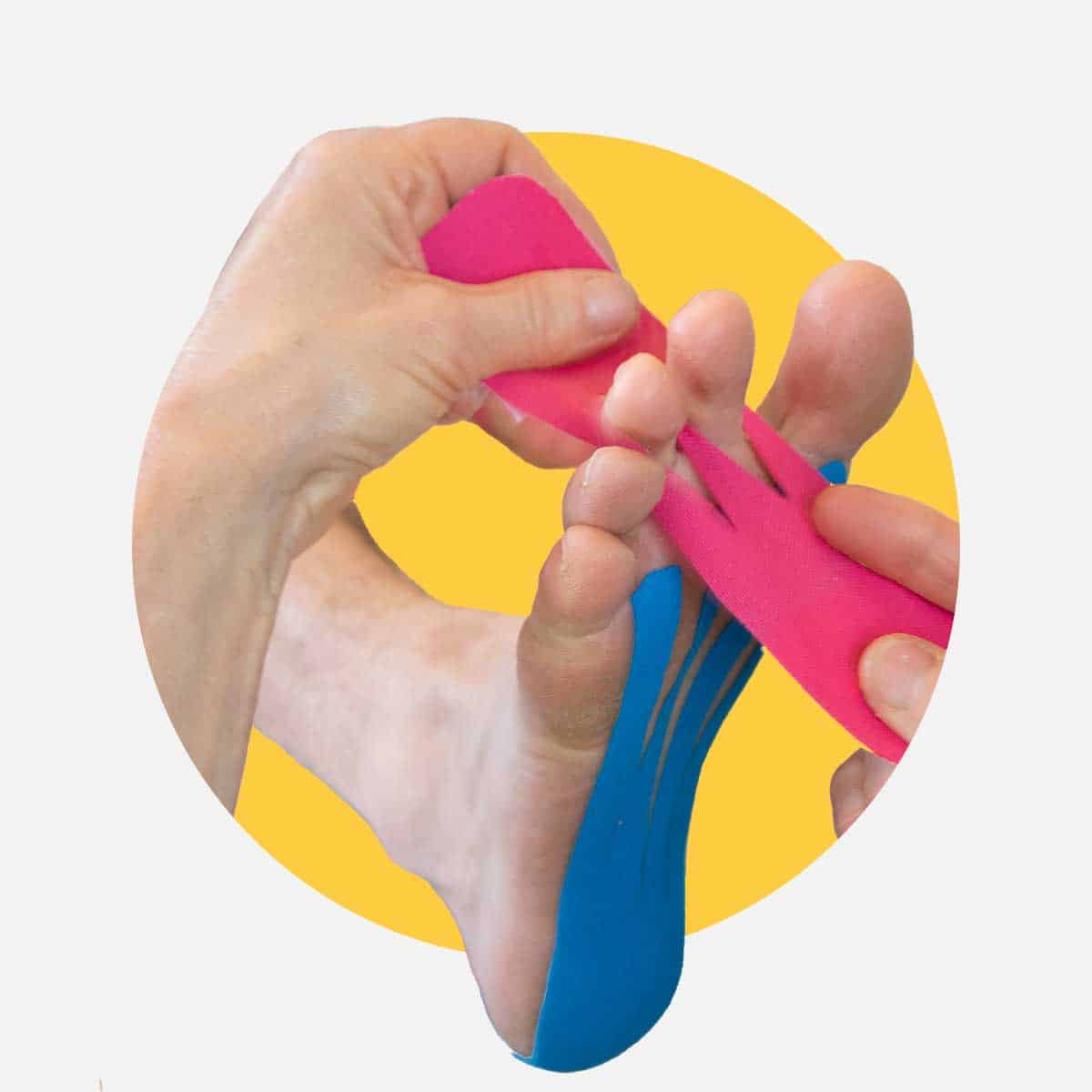 Tape mortons neurom med kinesiologi tape for at aflaste nerveknuden i forfoden