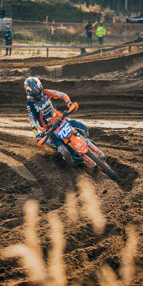 malou-motorcross-action-image2