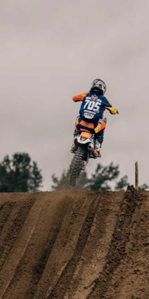 malou-motorcross-action-image3