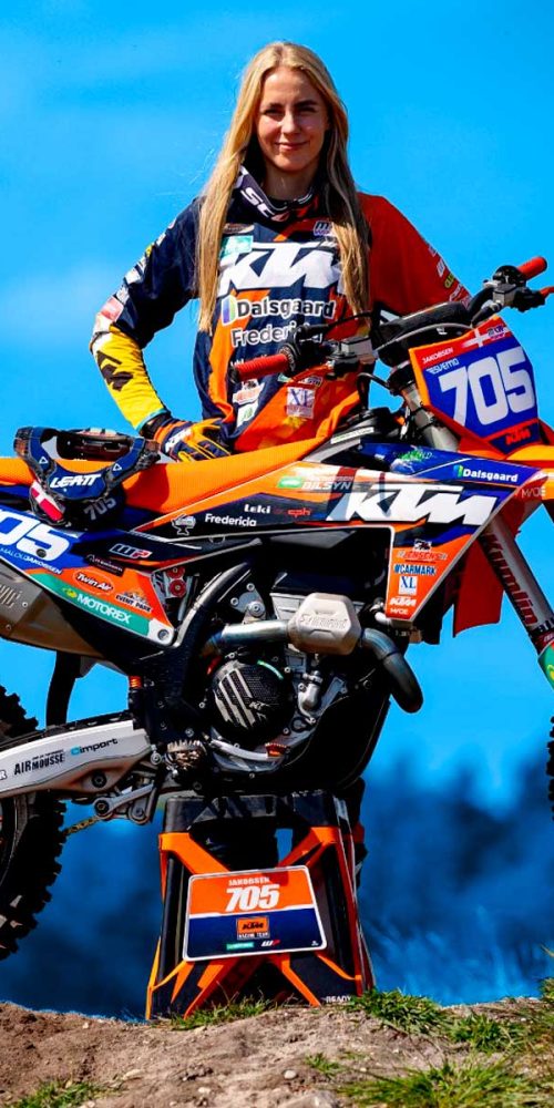 malou-motorcross-hero-image1