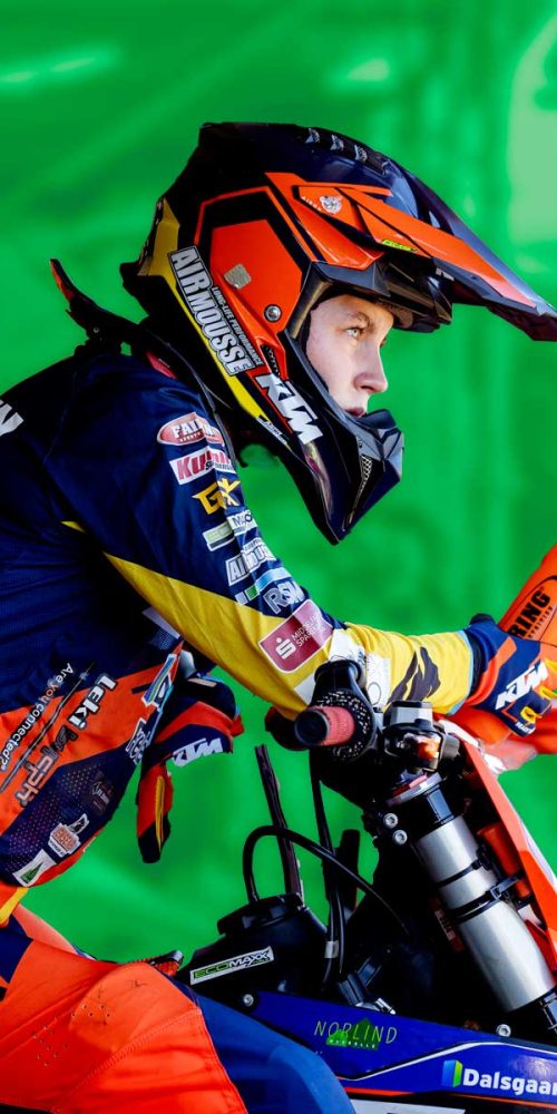 malou-motorcross-hero-image3